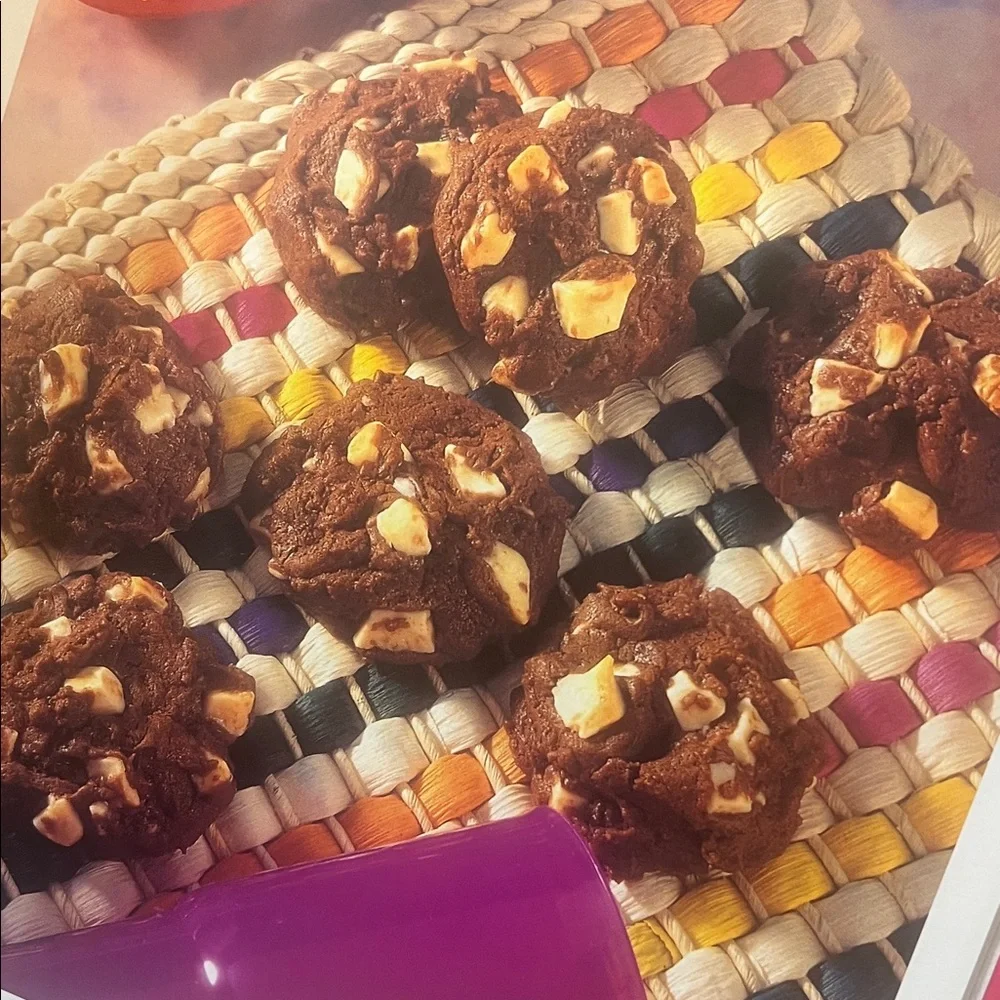 Tupperware Chocolate Lover's Cookie Collection. 1993. Like new!!!